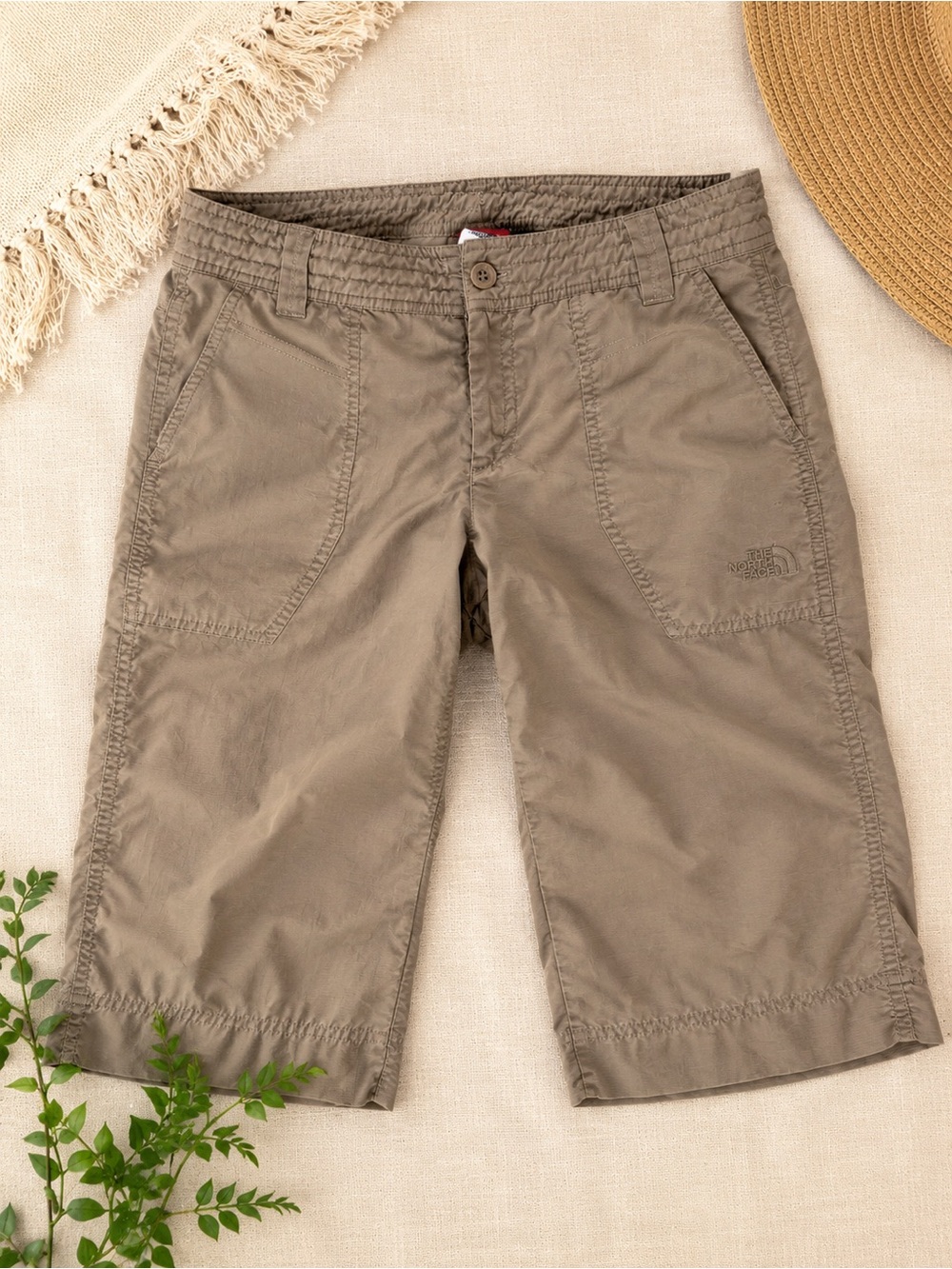 The North Face Women’s Size 4 Khaki Nylon Hiking Bermuda Shorts